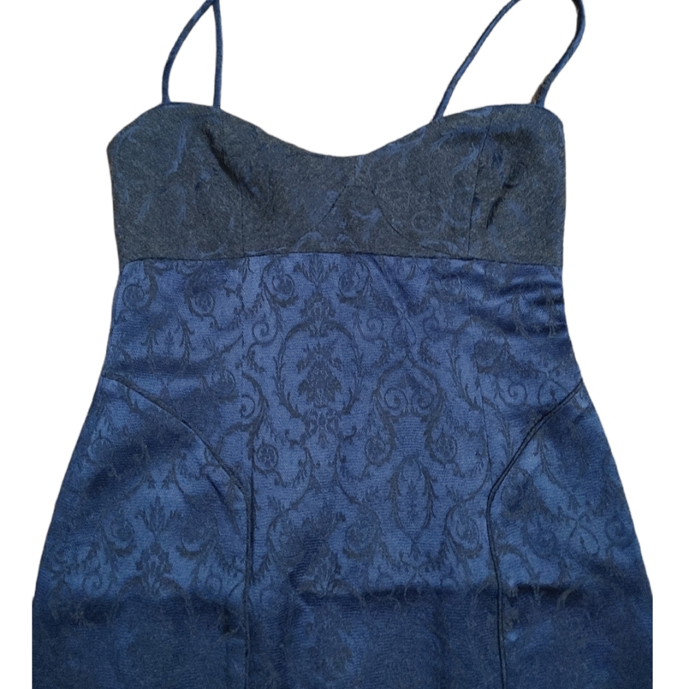 Damask Textured Bodycon Mini Dress - Picture 3 of 14